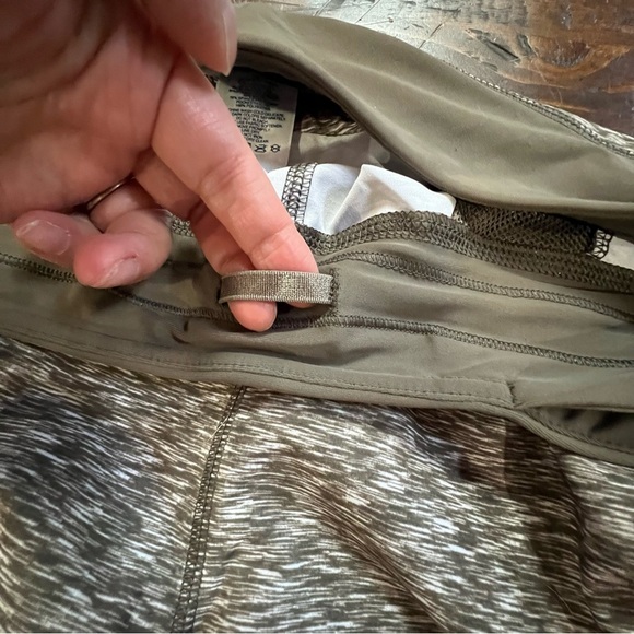 Lands End Active Yoga Pants Women M (10-12) Olive Tan Color Heather Pockets - Picture 10 of 12